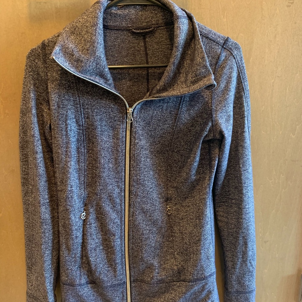 Lulu lemon zip up sweatshirt worn 1-5x